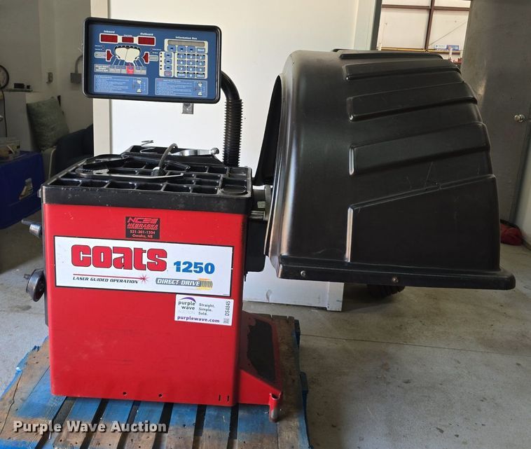 image for item DS4845 Coats 1250 Direct Drive tire balancer