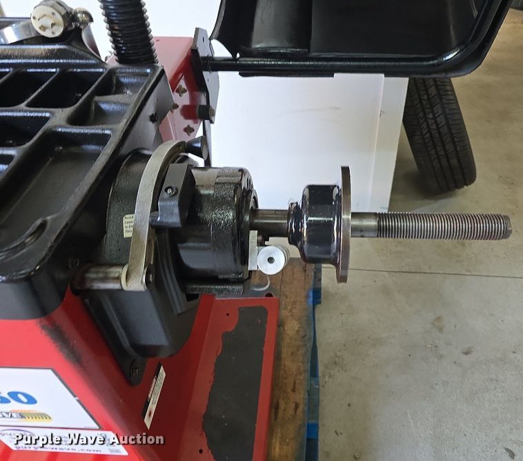 image for item DS4845 Coats 1250 Direct Drive tire balancer