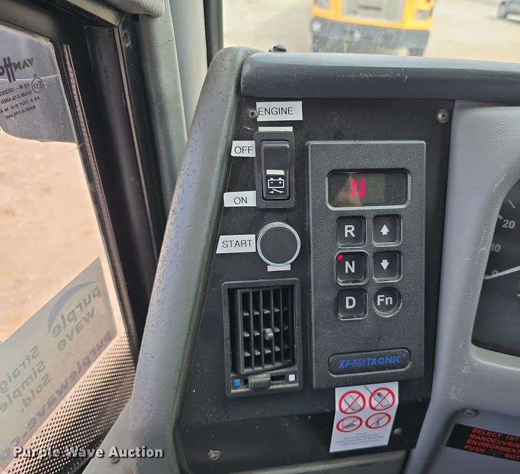 image for item DS4853 2007 Van Hool C2045 coach bus