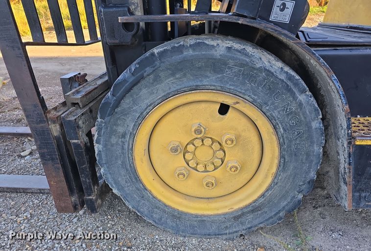 image for item DS4877 Daewoo G25E-3 forklift