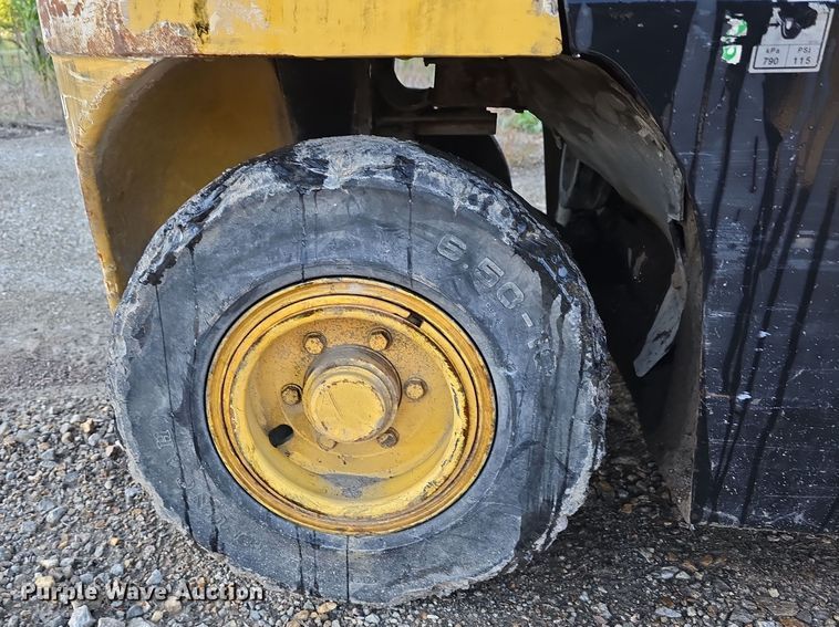 image for item DS4877 Daewoo G25E-3 forklift