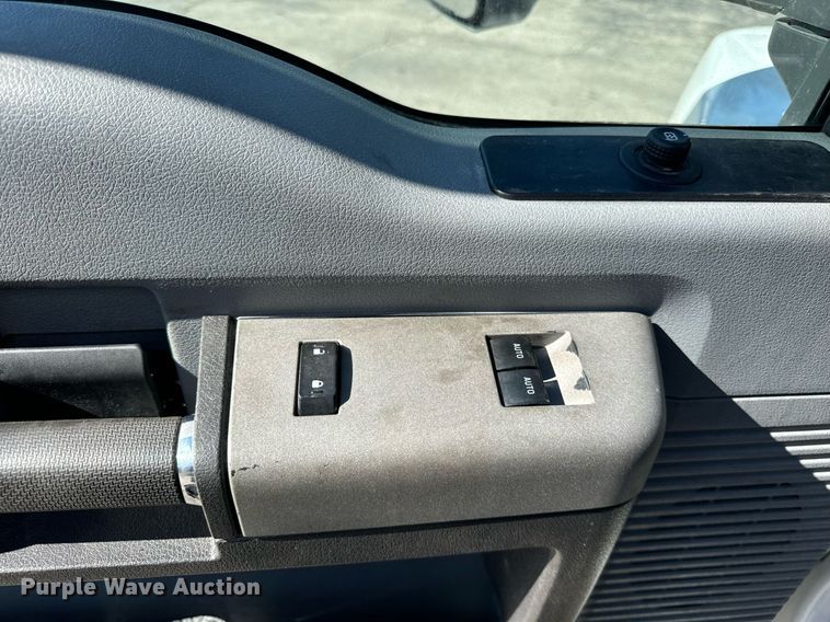 image for item DT2023 2018 Ford F650 Super Duty  box truck