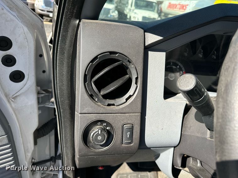 image for item DT2023 2018 Ford F650 Super Duty  box truck