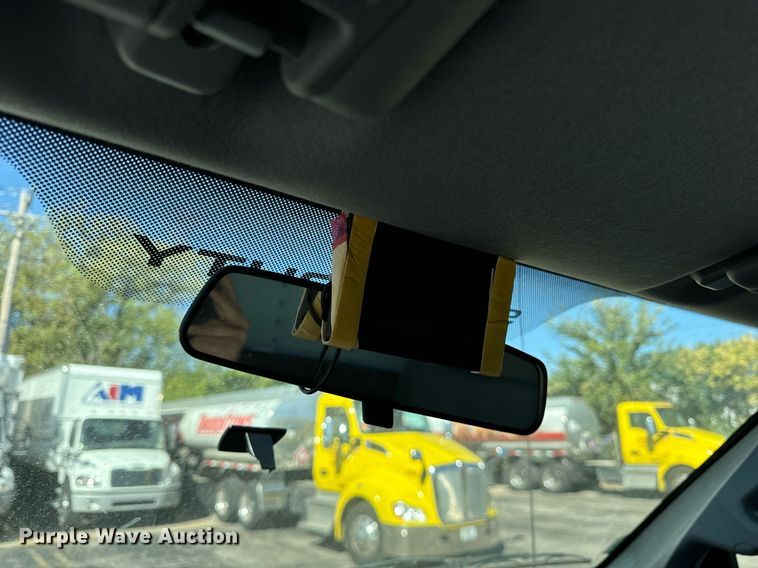 image for item DT2023 2018 Ford F650 Super Duty  box truck