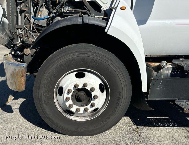 image for item DT2023 2018 Ford F650 Super Duty  box truck