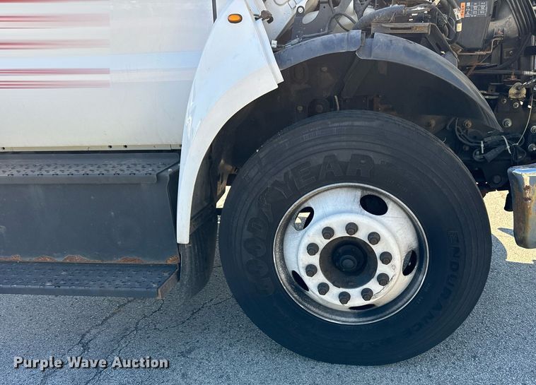 image for item DT2023 2018 Ford F650 Super Duty  box truck