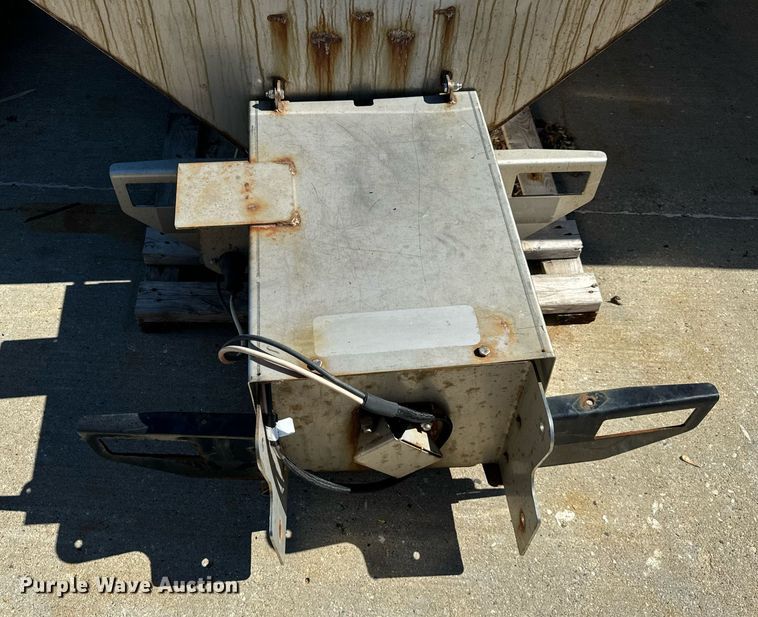 image for item DT2027 Swenson  spreader