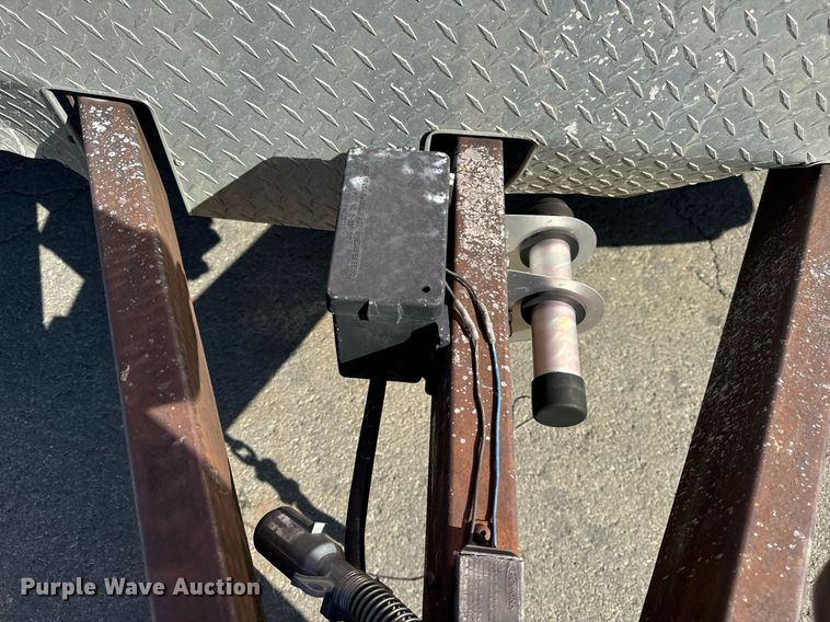 image for item DT2034 2001 Hilbilt Trailers enclosed cargo trailer