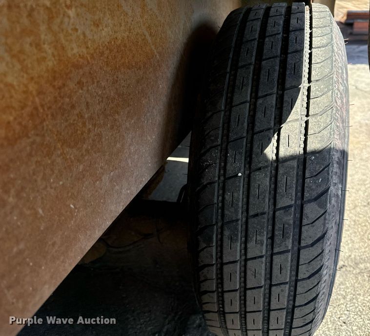 image for item DT2034 2001 Hilbilt Trailers enclosed cargo trailer