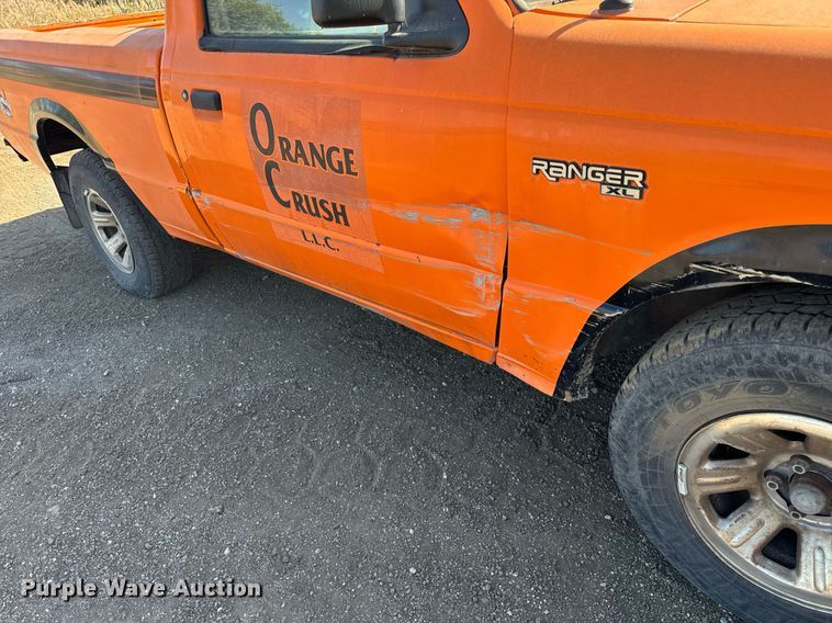 image for item DT2038 1995 Ford Ranger XL pickup truck