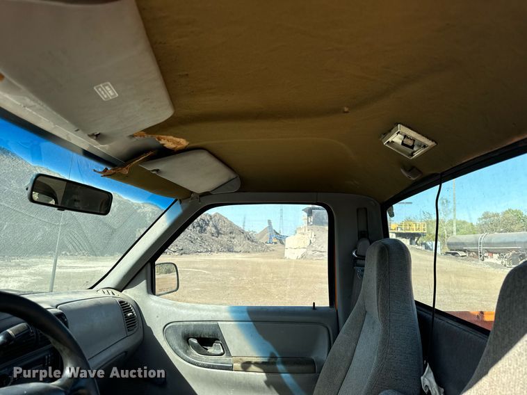 image for item DT2038 1995 Ford Ranger XL pickup truck