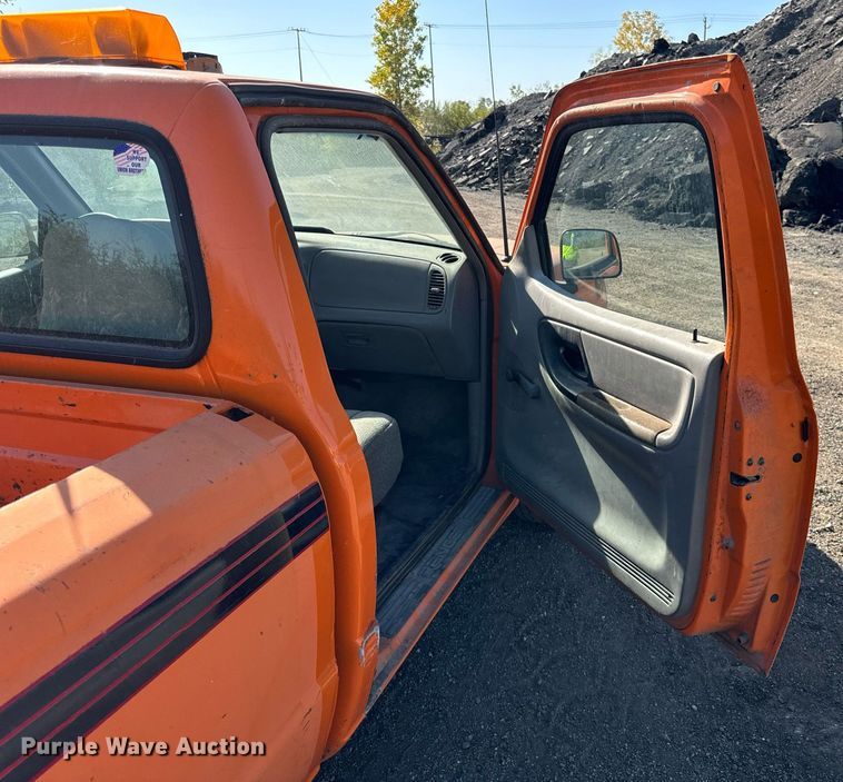 image for item DT2038 1995 Ford Ranger XL pickup truck