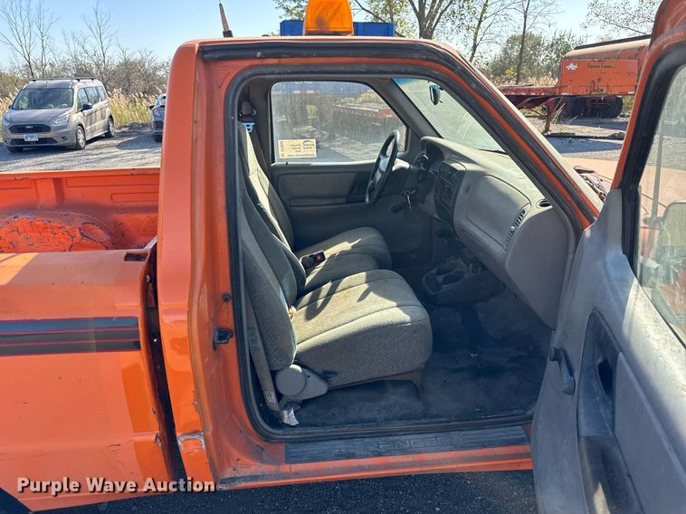 image for item DT2038 1995 Ford Ranger XL pickup truck