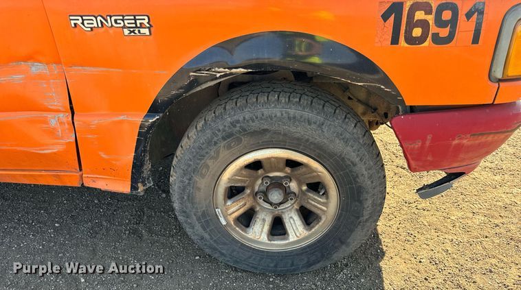 image for item DT2038 1995 Ford Ranger XL pickup truck