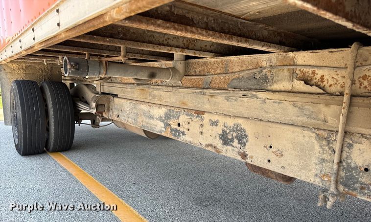 image for item DV5823 1997 Chevrolet  3500 box truck