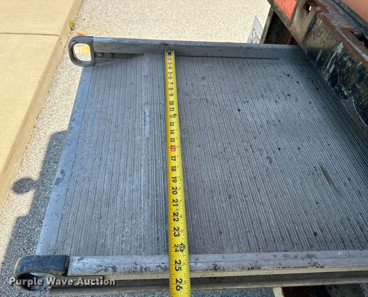 image for item DV5823 1997 Chevrolet  3500 box truck