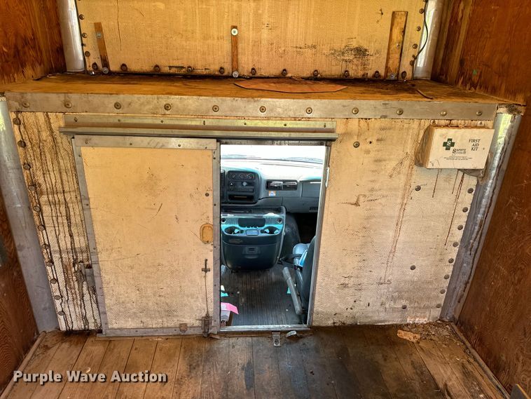 image for item DV5823 1997 Chevrolet  3500 box truck