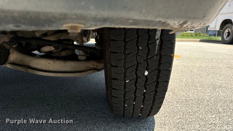 image for item DV5823 1997 Chevrolet  3500 box truck