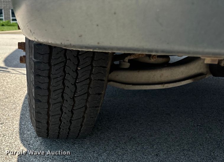 image for item DV5823 1997 Chevrolet  3500 box truck