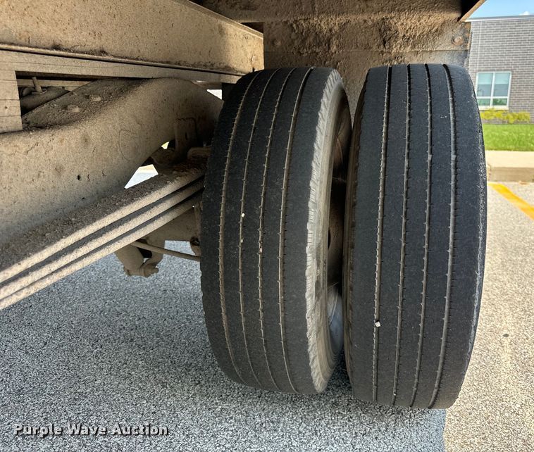 image for item DV5823 1997 Chevrolet  3500 box truck