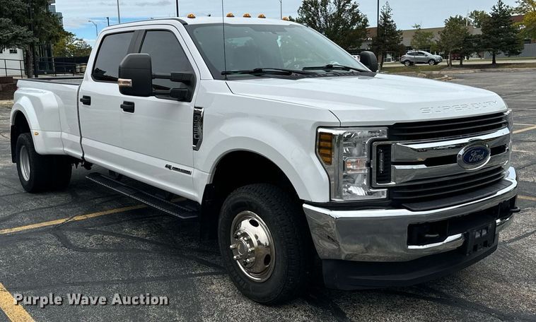 image for item DV5949 2019 Ford  F350 Super Duty XL Crew Cab pickup truck