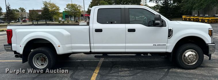 image for item DV5949 2019 Ford  F350 Super Duty XL Crew Cab pickup truck