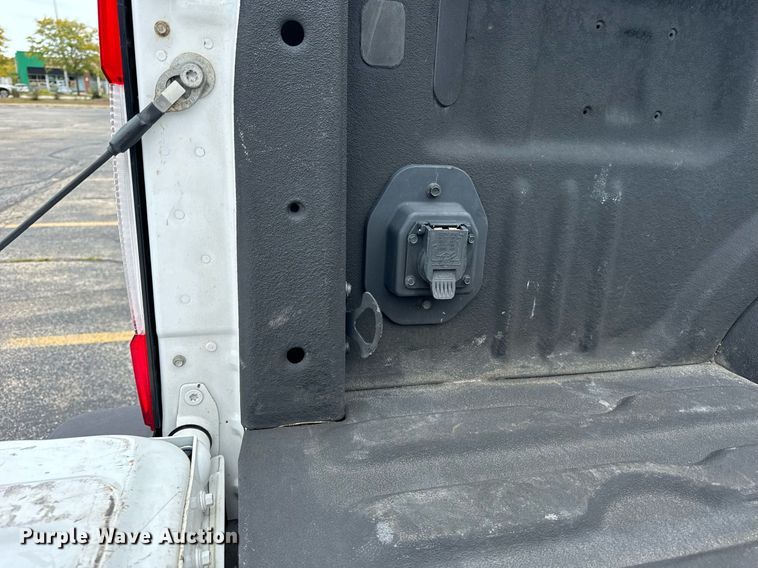 image for item DV5949 2019 Ford  F350 Super Duty XL Crew Cab pickup truck