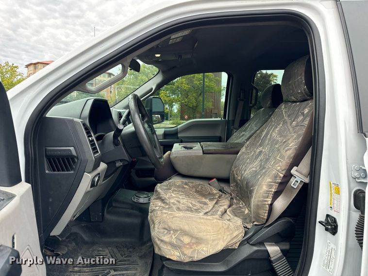 image for item DV5949 2019 Ford  F350 Super Duty XL Crew Cab pickup truck