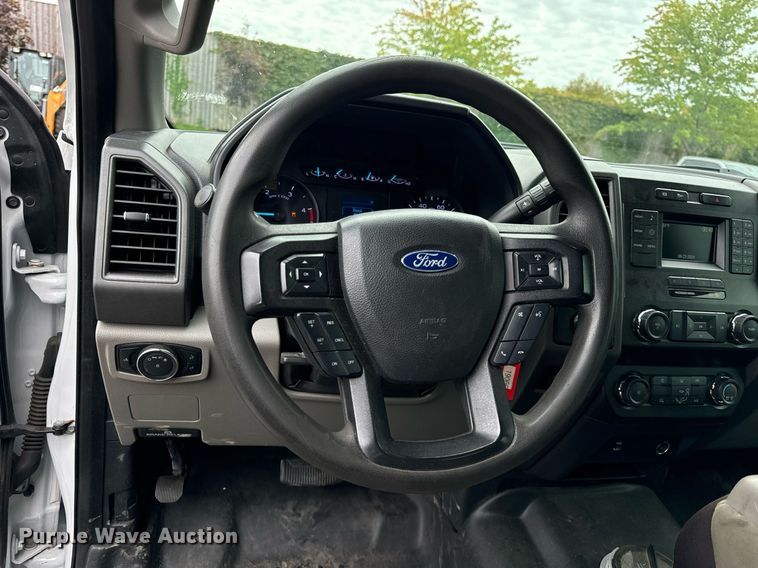 image for item DV5949 2019 Ford  F350 Super Duty XL Crew Cab pickup truck