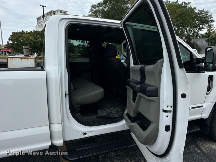 image for item DV5949 2019 Ford  F350 Super Duty XL Crew Cab pickup truck