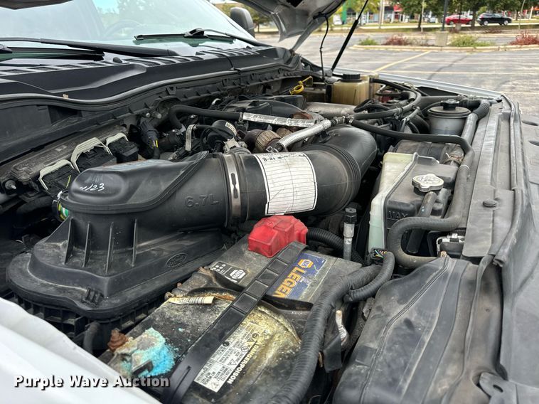 image for item DV5949 2019 Ford  F350 Super Duty XL Crew Cab pickup truck