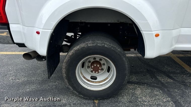 image for item DV5949 2019 Ford  F350 Super Duty XL Crew Cab pickup truck
