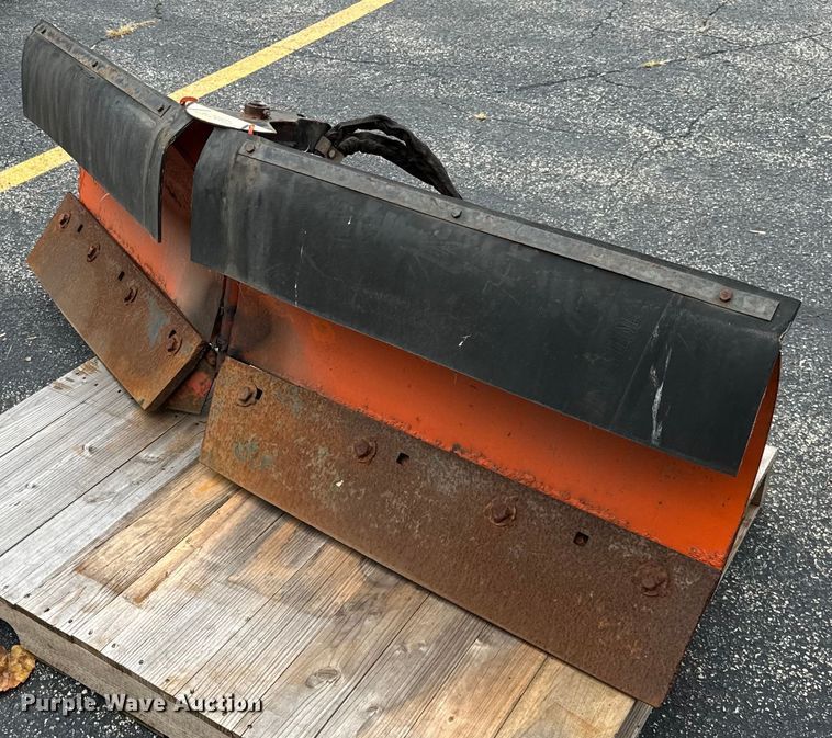 image for item DV5953 Kubota  V4291 snow plow