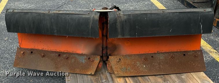image for item DV5953 Kubota  V4291 snow plow