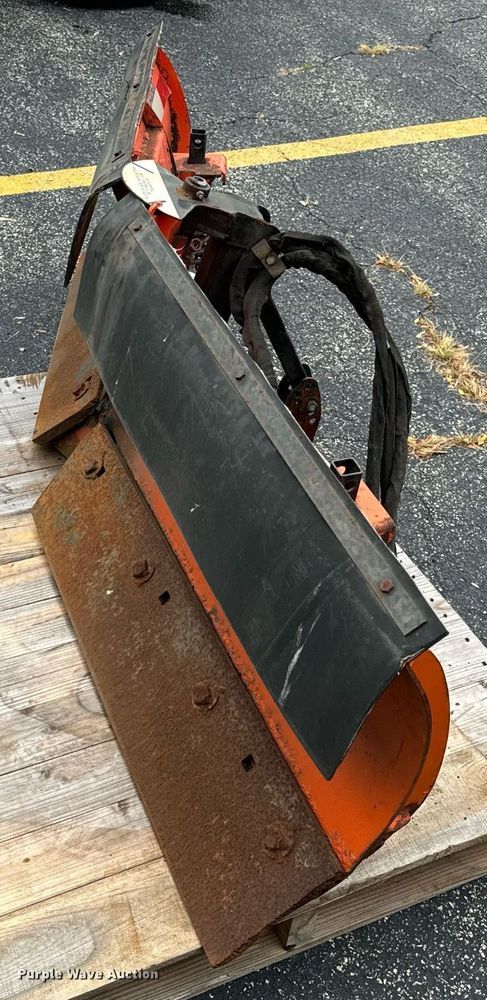 image for item DV5953 Kubota  V4291 snow plow