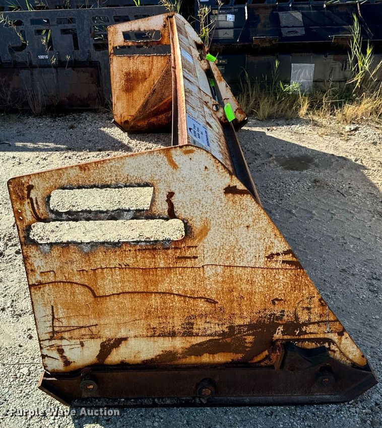 image for item DV5978 ProTech  IS10S skid steer snow pusher