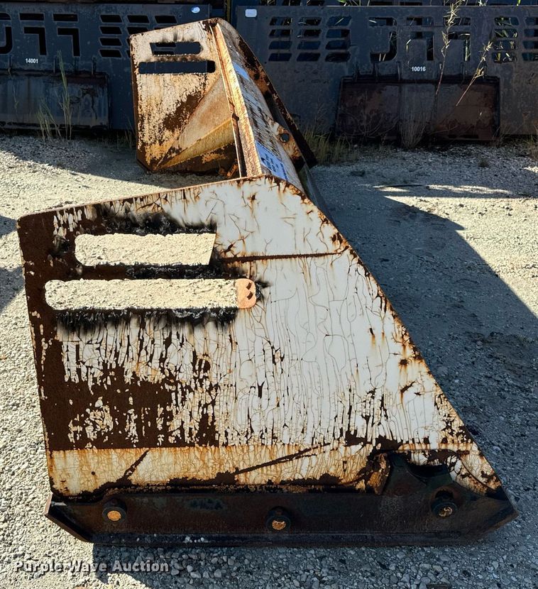 image for item DV5979 ProTech  IS10S skid steer snow pusher