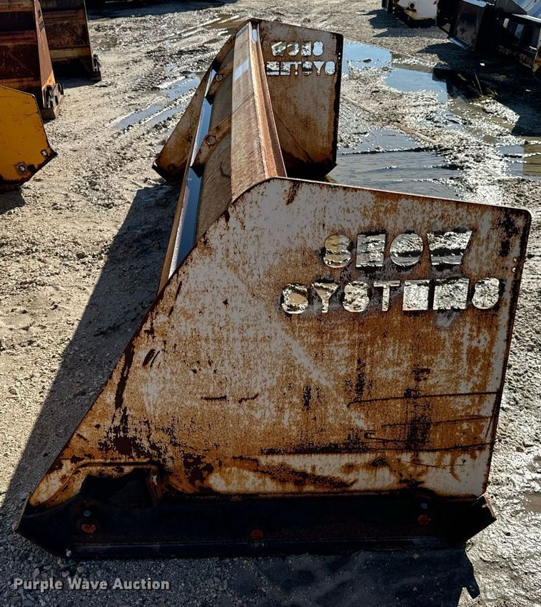 image for item DV5983 ProTech  IS10S skid steer snow pusher