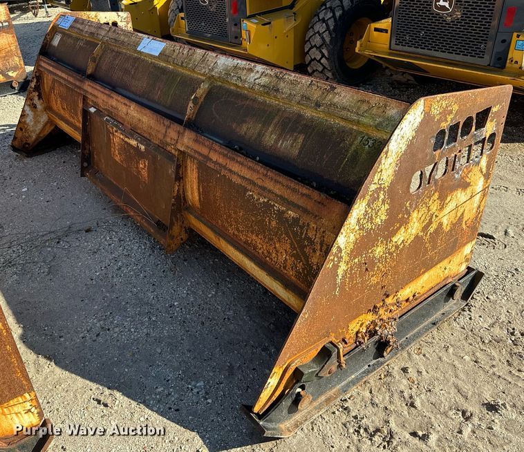 image for item DV5987 ProTech  IS10S skid steer snow pusher