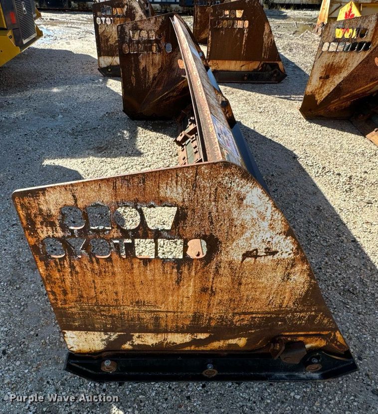 image for item DV5988 ProTech  IS10S skid steer snow pusher