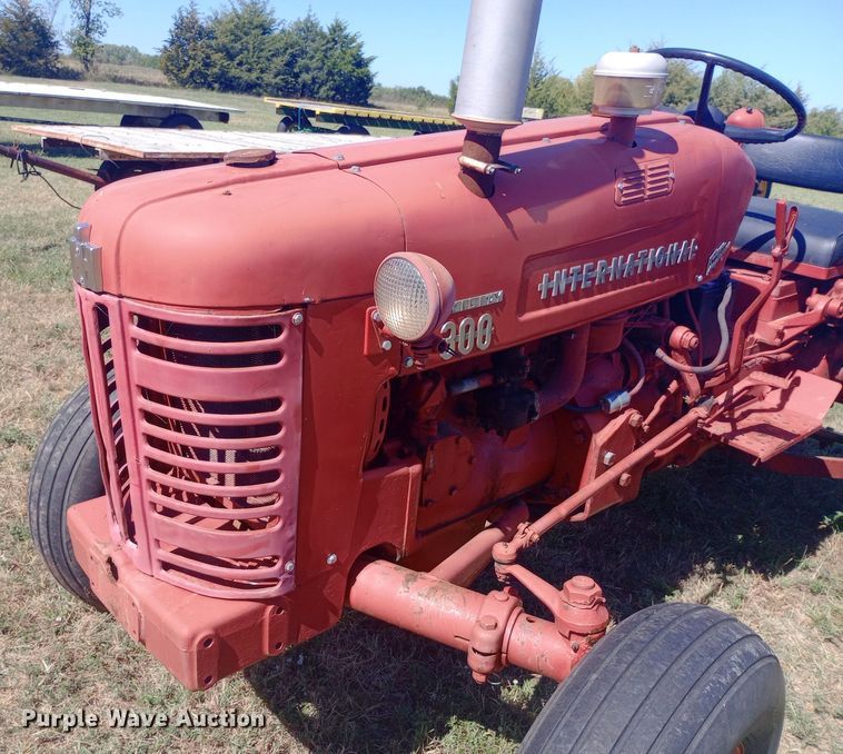 image for item DW0753 1955 International Harvester Utility 300 tractor