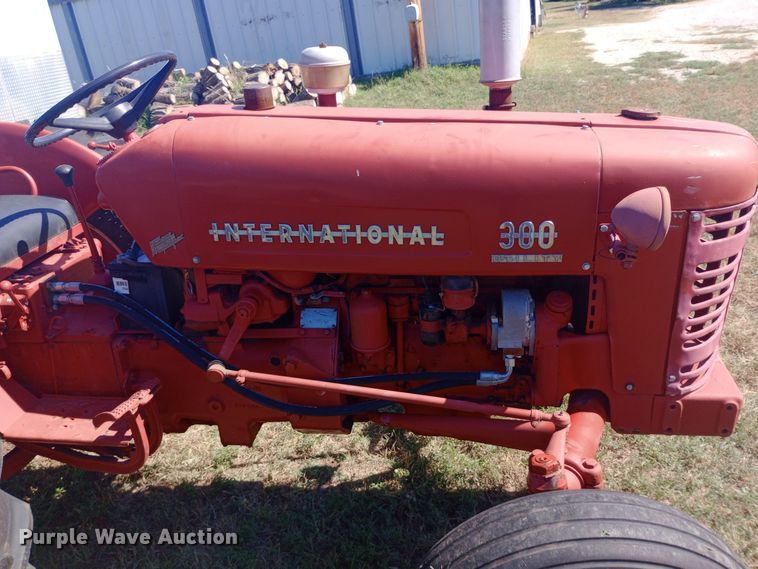 image for item DW0753 1955 International Harvester Utility 300 tractor
