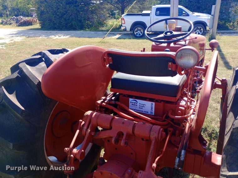 image for item DW0753 1955 International Harvester Utility 300 tractor