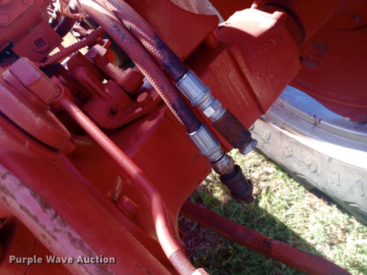 image for item DW0753 1955 International Harvester Utility 300 tractor