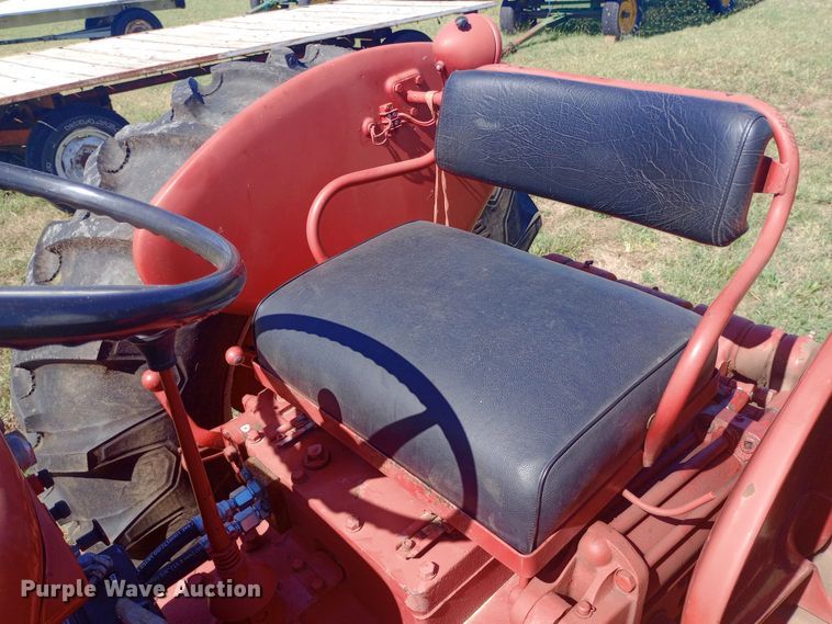 image for item DW0753 1955 International Harvester Utility 300 tractor