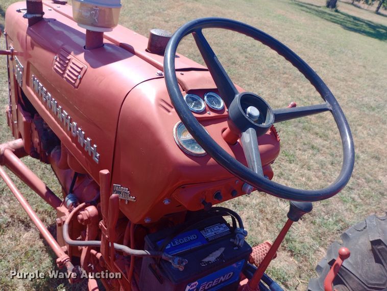 image for item DW0753 1955 International Harvester Utility 300 tractor