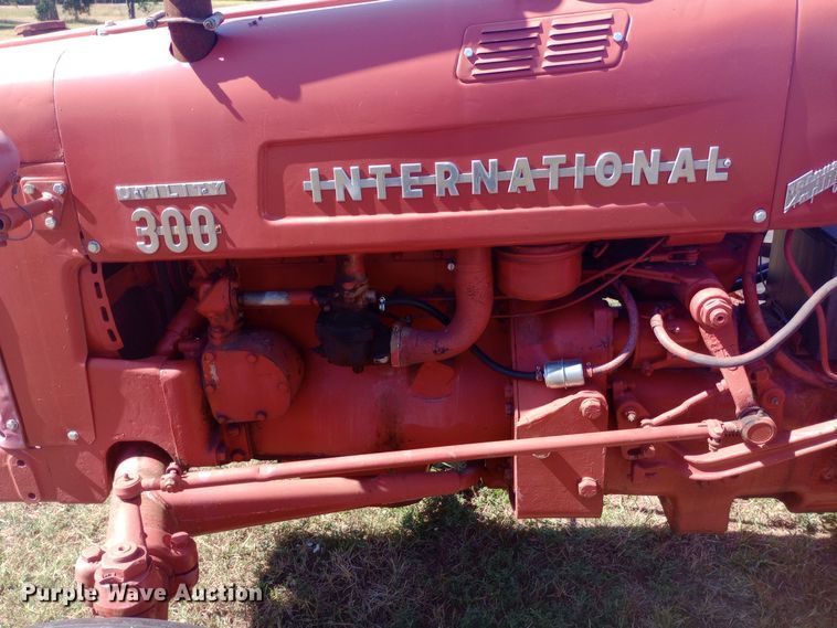 image for item DW0753 1955 International Harvester Utility 300 tractor