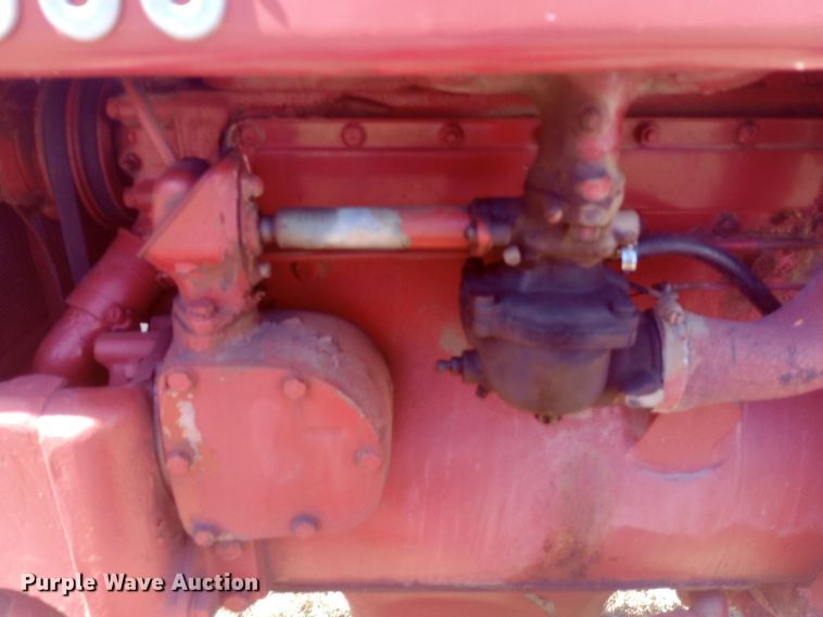 image for item DW0753 1955 International Harvester Utility 300 tractor