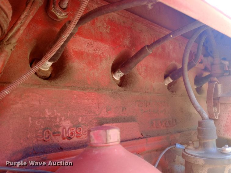 image for item DW0753 1955 International Harvester Utility 300 tractor