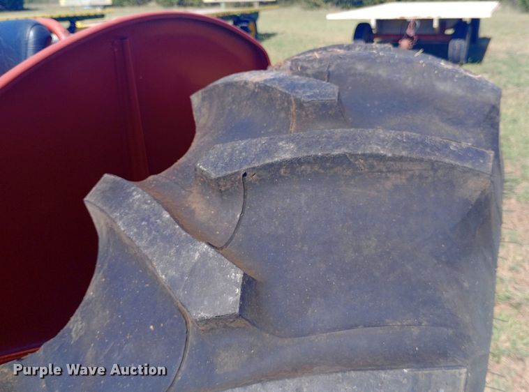 image for item DW0753 1955 International Harvester Utility 300 tractor